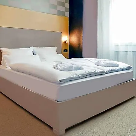 فندق Engel 3*